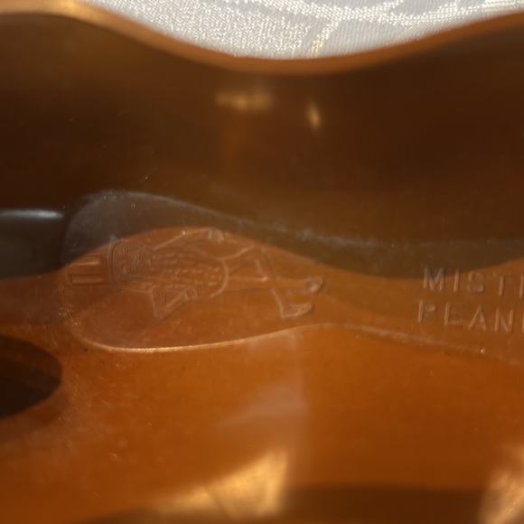 Vintage 1960's Planters Plastic Peanut Shaped Footed Nut Dish - Picture 3 of 8